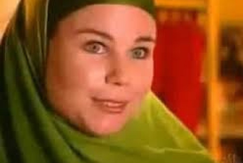 collins muslim Angela collins, a typical american blonde blue eyes girl converted to islam angela talks about her experience and why she did convert. collins muslim Angela collins, a typical american blonde blue eyes girl converted to islam angela talks about her experience and why she did convert.
