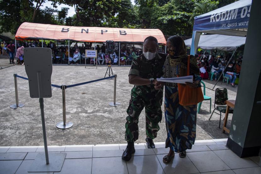 Penyaluran Bantuan Tunai Pklwn Di Kodim Depok Republika Online