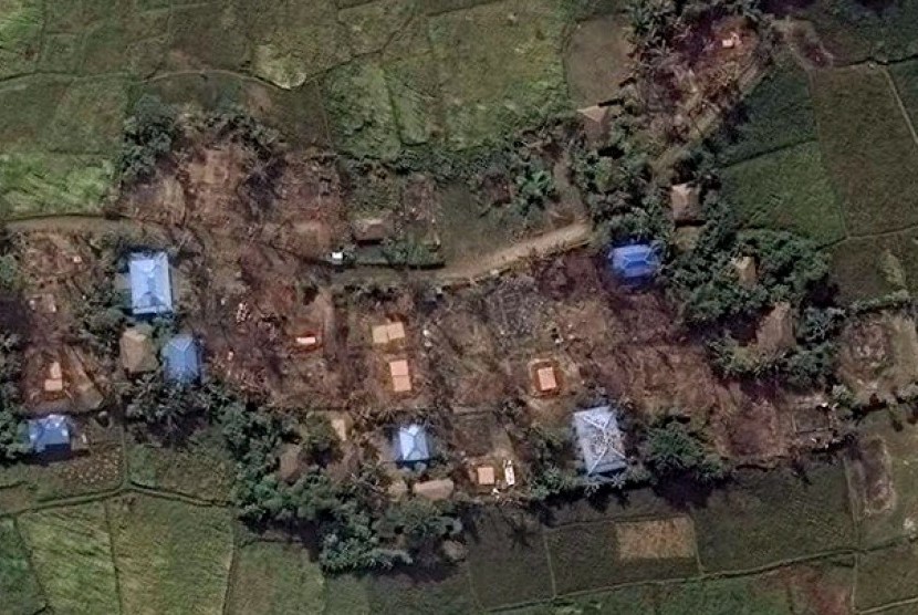 Gambar citra satelit kondisi desa-desa di negara bagian Rakhine, Myanmar, yang dihuni oleh etnis Muslim Rohingya, pada November 2016.