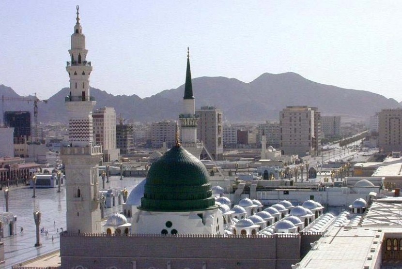 Kubah Masjid Nabawi di Madinah, Arab Saudi.