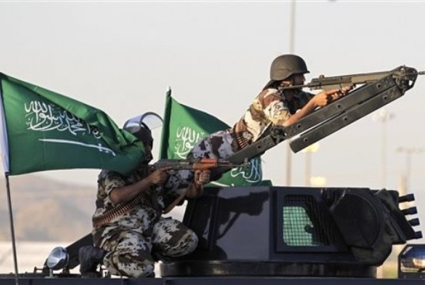 Militer Arab Saudi siap melawan pemberontak Houthi.