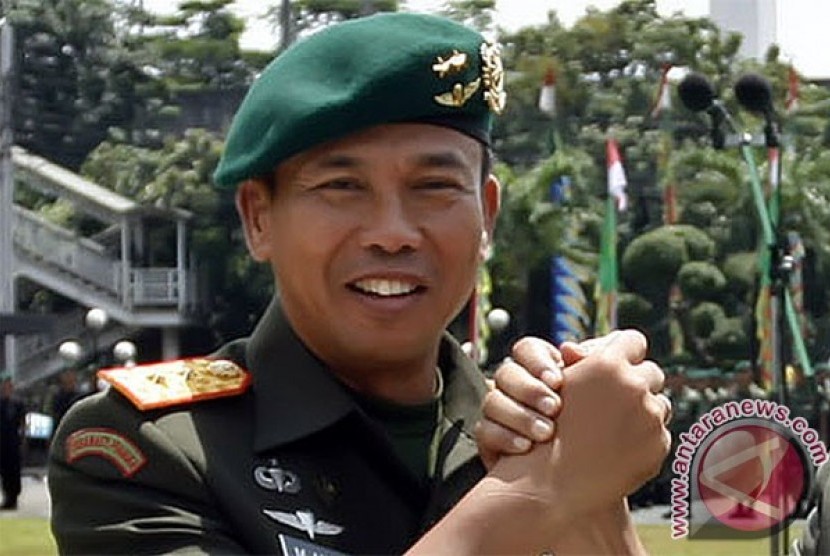 Panglima Komando Cadangan Strategis (Pangkostrad) TNI-AD, Letnan Jendral (Letjen) - panglima-komando-cadangan-strategis-pangkostrad-tni-ad-letnan-jendral-letjen-_120423160228-696