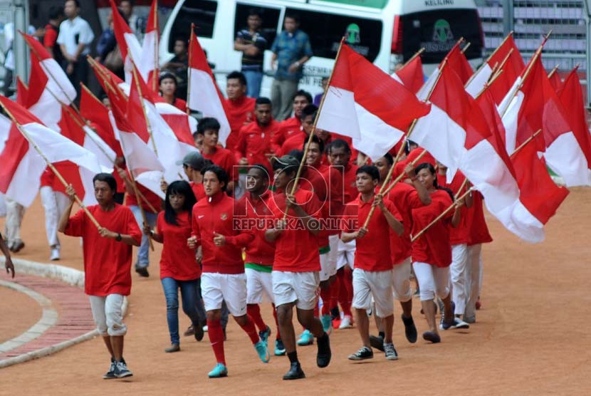 peluncuran-seragam-baru-tim-nasional-sepak-bola-indonesia-_121112232321-444.jpg