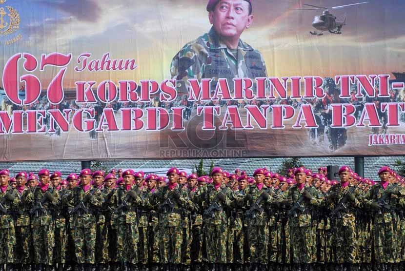  Peringatan HUT ke-67 Korp Marinir TNI AL di lapangan Brigif-2 Marinir Kesatrian Marinir Hartono, Cilandak, Jakarta Selatan, Kamis (22/11).  (Republika/Agung Fatma Putra)