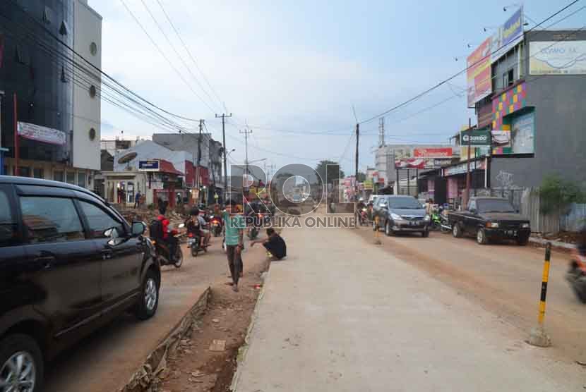 Proyek Pelebaran Jalan Siliwangi Pamulang Tak Kunjung Rampung