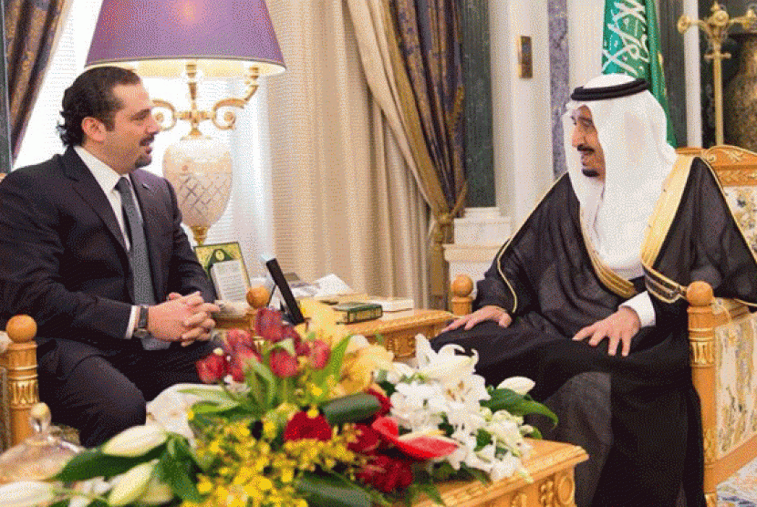 Raja Arab Saudi Salman bin Abdulaziz al-Saud menerima kunjungan mantan Perdana Menteri Lebanon Saad al-Hariri di Riyadh pada Senin (6/11). 