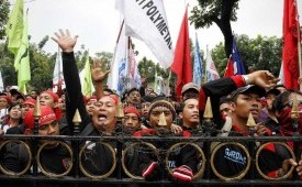 In Picture: BuruhTuntut Kenaikan UMP DKI Jakarta