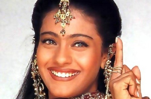 Kajol Dilema Pilih Shahrukh Khan atau Ajay Devgan | Republika Online