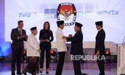 Riset Pemberitaan Media Massa Terhadap Dua Paslon Pilpres