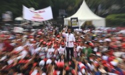 Jokowi: Membagikan Sertifikat <em>Kok </em>Dibilang tak Bermanfaat?