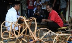 Jokowi Wacanakan Bulog Khusus Industri Rotan