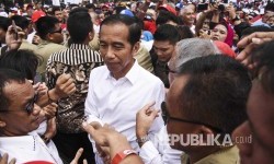 <em>Hoaks </em>Penyebab Elektabilitas Jokowi Turun? Ini Analisis SMRC