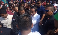 Jokowi Sapa Nelayan Awali Kampanye di Balikpapan 