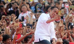 Jokowi Ajak Masyarakat Bandingkan Pembangunan Perbatasan