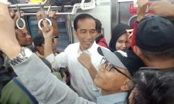 Sejumlah Kiai Sepuh Jatim Rapatkan Barisan Dukung Jokowi