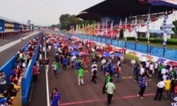 Kejuaraan balap motor Indoprix 2011 seri 3 yang disponsori oleh ban IRC - Sirkuit Sentul Internasional (www.sportku.com)