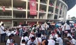 Ribuan Relawan Pijat Refleksi Gratis di Konser Putih Bersatu