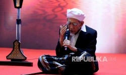 KH Maimun Zubair Beri Isyarat Pilihannya di Pilpres 2019