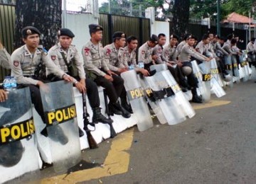 Rental Mobil Pariwisata Semarang on Pada 16 Maret 2012 Bom Pipa Semarang Bermotif Konflik Tanah Pada 16