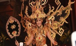 Walah, Putri Indonesia Pamer Aurat ke Mata Dunia