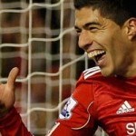 Suarez Minta Maaf tidak Jabat Tangan Evra 