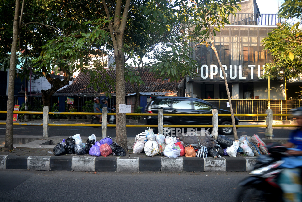 Imbas Penutupan TPST Piyungan Tumpukan Bermunculan