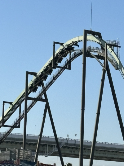 Roller Coaster Di Jepang Berhenti Mendadak Orang Tergantung