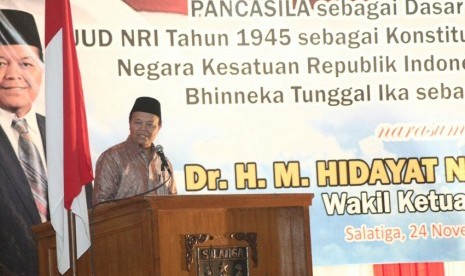                         Wakil Ketua MPR Hidayat Nur Wahid melakukan Sosialisasi Empat Pilar kepada Yayasan Mutiara Hati di Salatiga, Jawa Tengah, Kamis (24/11).