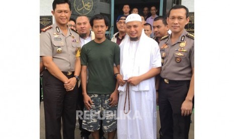            Ust Arifin Ilham saat menjemput Nurul Fahmi.