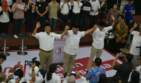 Pasangan Anies Baswedan-Sandiaga Uno bersama Ketua Umum Partai Gerindra Prabowo Subianto 