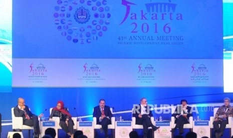  Sidang tahunan IDB ke-41 di Jakarta Convention Center (JCC), Ahad (15/5).  (Republika/Agung Supriyanto)