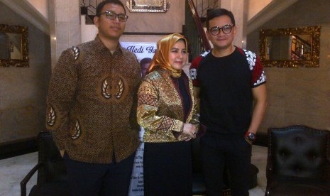 (ka-ki): Hedi Yunus, Dewi Arimbi (CEO Pejaten House) dalam jumpa pers jelang acara 'Ramadhan Intimate Concert'