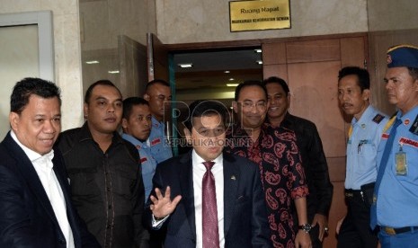 :  Ketua DPR Setya Novanto usai mengikuti Sidang perkara dugaan pelanggaran kode etik Mahkamah Kehormatan Dewan (MKD) secara tertutup di Kompleks Parlemen, Senanyan, Jakarta, Senin (7/12). 