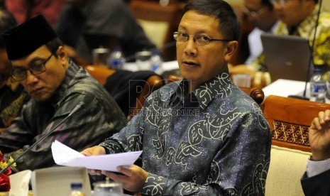 Menteri Agama, Lukman Hakim Saifuddin mengikuti rapat kerja dengan Komisi VIII DPD RI di kompleks Parlemen Senayan, Jakarta, Rabu (11/2).  (Republika/Agung Supriyanto)