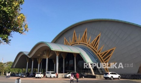 Ombudsman RI dan Universitas Muhammadiyah Yogyakarta (UMY) melakukan kerjasama yang ditandai dengan penandatanganan memorandum of understanding (MoU). Penandatanganan dilakukan oleh Ketua Ombudsman RI, Amzulian Rifai dan Wakil Rektor Bidang Kerjasama dan Internasional UMY, Achmad Nurmandi di Kampus UMY, Rabu (2/5).