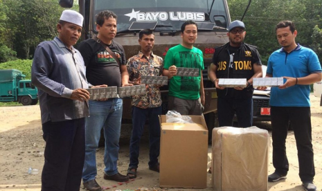 - Petugas Bea Cukai Dumai dan Teluk Nibung berhasil gagalkan pengiriman 20 karton rokok ilegal, pada hari Sabtu (11/3).