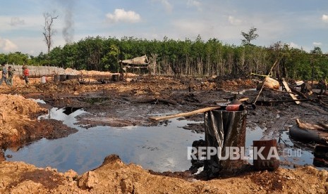 PT Pertamina Eksplorasi dan Produksi (EP) menertibkan illegal drilling yang marak terjadi wilayah kerja Asset 1 field Ramba pada area Mangunjaya dan Keluang yang berada di Kabupaten Musi Banyuasi (Muba), Sumatera Selatan.