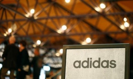 Khawatir Perang Dagang, CEO Adidas Takut Konsumen AS Enggak Bisa Belanja Lagi. (FOTO: Reuters/Michaela Rehle)