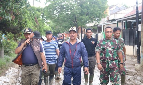  Pemkot Bekasi akan menertibkan daerah aliran sungai (DAS) untuk mengantisipasi banjir.