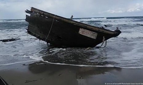 picture-alliance/AP Photo/Sado Coast Guard Station