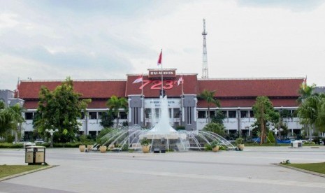 Kantor Pemkot Surabaya. Nama pejabat Pemkot Surabaya dicatut dalam kasus penipuan penerimaan cpns.