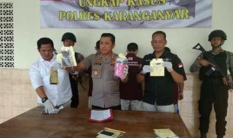 Kapolres Karanganyar, AKBP Catur Gatot Efendi saat memimpin konferensi pers di Mapolres Rabu (9/10/2019). Foto/Wardoyo