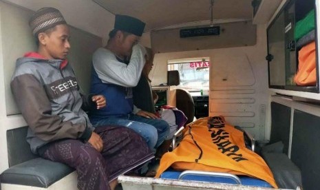 Gadis 19 tahun di Surabaya ditemukan meninggal gantung diri di kamar kos.