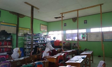  Ruang kelas di Kabupaten Cirebon yang mengalami kerusakan