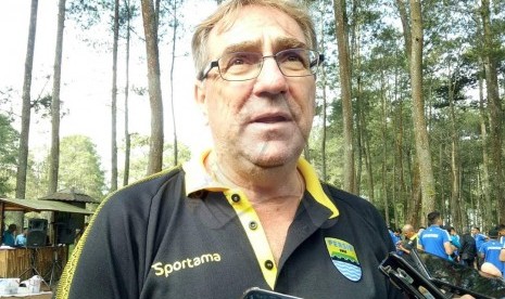  Pelatih Persib Bandung, Robert Alberts