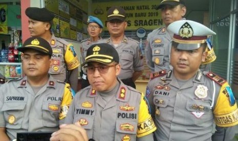  Kapolres Sragen, AKBP Yimmy Kurniawan didampingi jajaran perwira. Foto/Wardoyo