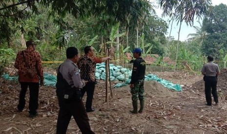  Pihak kepolisian akan mengusut oknum pembuang material limbah B3 di Plered Purwakarta