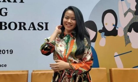 Penyanyi Yura Yunita memiliki pengalaman unik ketika menerjemahkan lagunya 'Merakit' ke bentuk bahasa isyarat. (Antara)