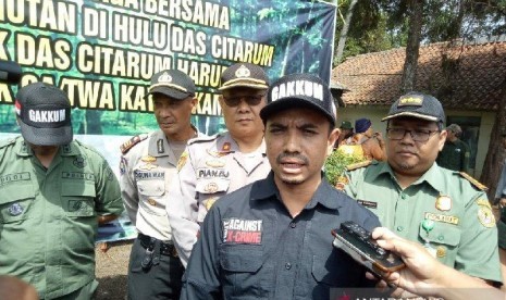  Kepala Subdit PPH Wilayah Jawa dan Bali KLHK, Taqiuddin menyebut siap mempidanakan para pelaku pelanggaran alih fungsi lahan di kawasan cagar alam Hutan Kamojang. 