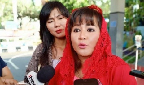 Polisikan Novel Baswedan, Ternyata Dewi Tanjung Aktif di Youtube! Pendapatannya Fantastis Banget!. (FOTO: Istimewa)